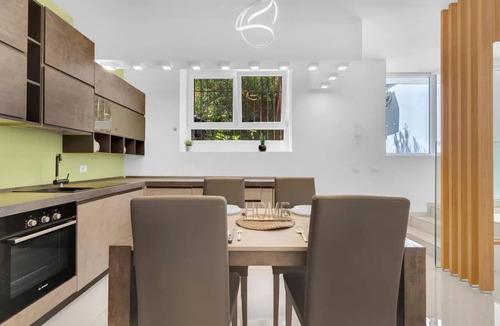Acquabella Apartment | MA6 [Cathedral] Spacious luxury apartment in a central location
