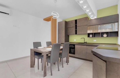 Acquabella Apartment | MA6 [Cathedral] Spacious luxury apartment in a central location