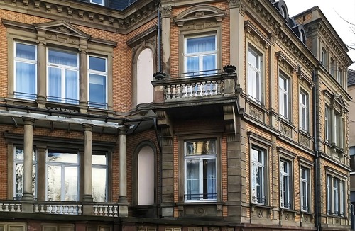 Contades Hotel | Make Your Trip More Enjoyable! Near Place du Marché Gayot! Pets are Allowed!