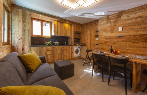 San Rocco Apartment | Marlies Ski in - Ski out 50m, Livigno, Italy