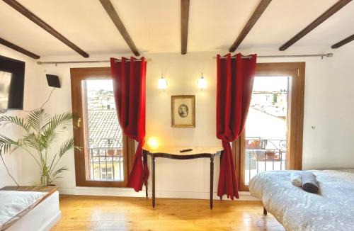 Trastevere Apartment | Mattia's penthouse - view over Trastevere roofs