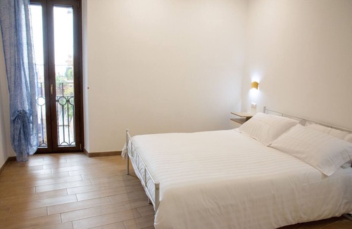 Nettuno Apartment | Mimì's House: Comfort in the Medieval Village of Nettuno