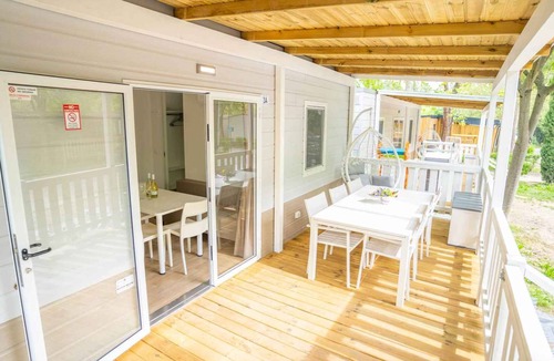 Peschiera del Garda House | Mobile home with air conditioning, terrace and water park