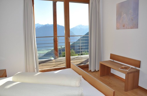 Malles Venosta Apartment | Modern alpine architecture in South Tyrol, vacation apartment with panoramic views