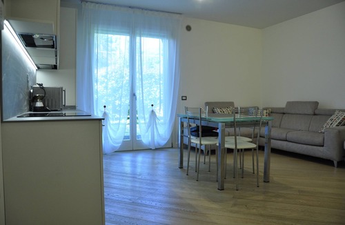 Galzignano Terme Apartment | Modern apartment with garden, surrounded by greenery and tranquility