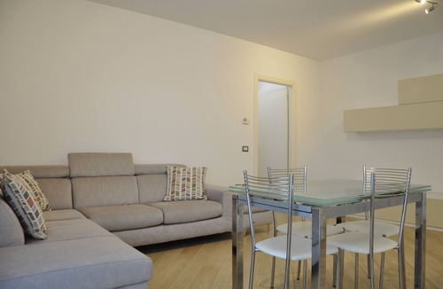 Galzignano Terme Apartment | Modern apartment with garden, surrounded by greenery and tranquility