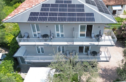 Malcesine Apartment | MODERN APARTMENT GROUND FLOOR AND PARKING SPACE APP WATER