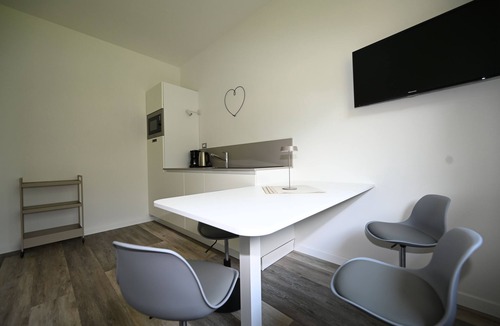 Malcesine Condo | MODERN APARTMENT SECOND FLOOR AND PARKING SPACE SKY APP