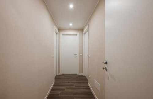 Gallaratese Apartment | Modern Three Room Apartment Near the Metro AC - Wifi