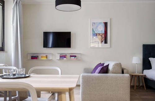 Loreto Apartment | Mono B
