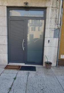 Borgo Venezia Apartment | Monolocale Trainspotting vedi tutte le foto