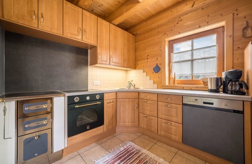 Verano Ski Chalet | Mountain Chalet "Fuchsberger" with Mountain View, Wi-Fi, Balcony, Terrace & Garden