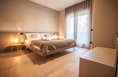 Sud-Ovest Apartment | Murari Brà - Fiera Suite 01
