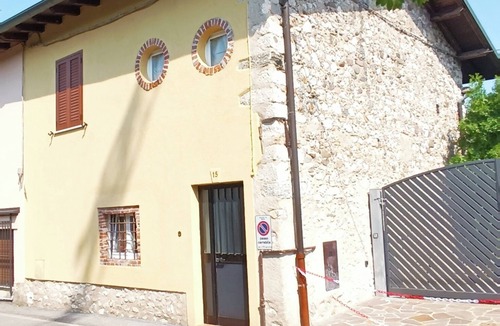 Salo House | "My Country House" Salo' - Independent, Garden, Private Parking, AC, Wi-Fi