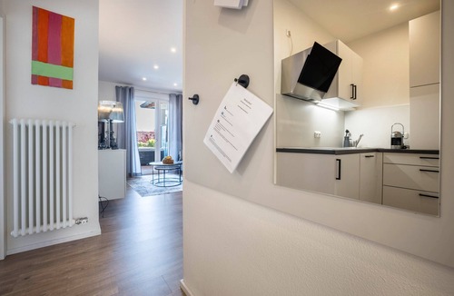Gardola Apartment | New exclusive holiday flat "Suite Perlago" with garden and private whirlpool