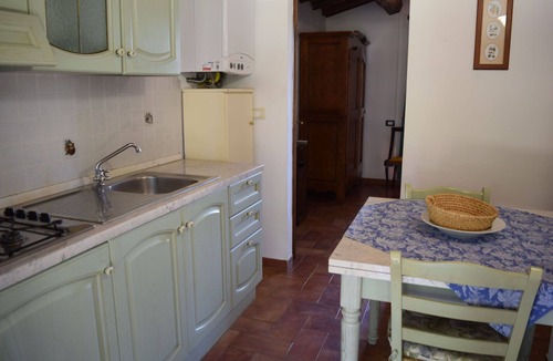 Castiglione del Lago Apartment | Nice apartment for 4 people with WIFI, pool, patio and pets allowed