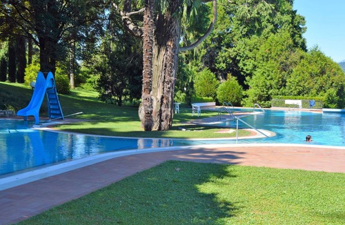 Porto Valtravaglia Apartment | Nice apartment for 5 people with WIFI, pool, TV and balcony