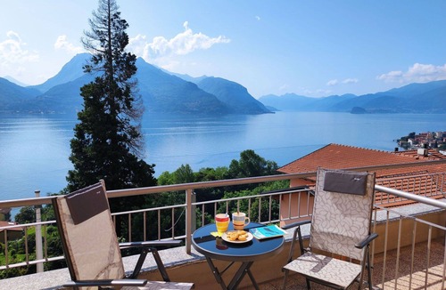 Santa Maria - Rezzonico Apartment | Nice apartment for 2 people with pool, WIFI and balcony