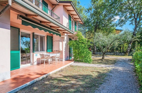 San Feliciano Apartment | Nice apartment for 4 people with A/C, pool, WIFI, TV, patio and pets allowed