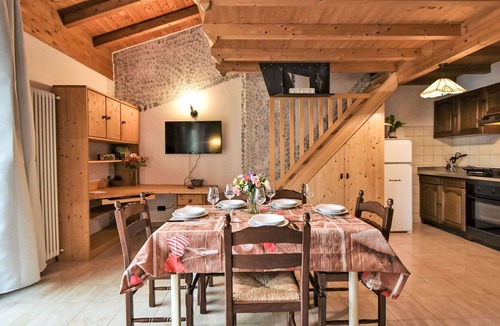 Valtellina Apartment | Nice apartment for 5 guests with WIFI, TV, terrace and pets allowed