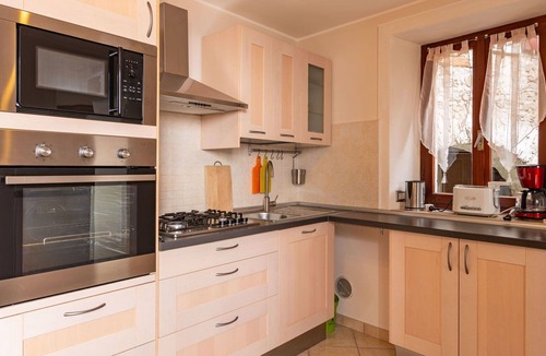Campagnano di Roma Apartment | Nice apartment for 5 people with TV, terrace and pets allowed