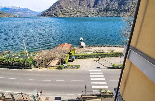 Porto Ceresio Apartment | Nice apartment for 4 people with WIFI, TV and balcony