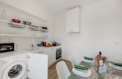 Levo Apartment | Nova Lake View - Apartment with Balcony in Stresa, Stresa, Italy
