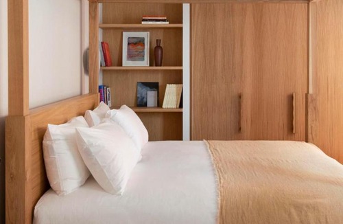 8th Arrondissement Hotel | Nuage
