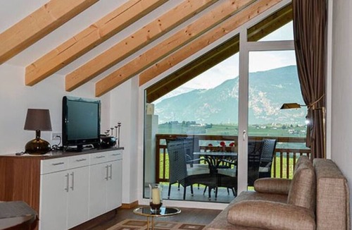 St. Pauls Apartment | Oberberghof Apartment with Terrace, Stunning Views, Sauna, Natural Swimming Pond