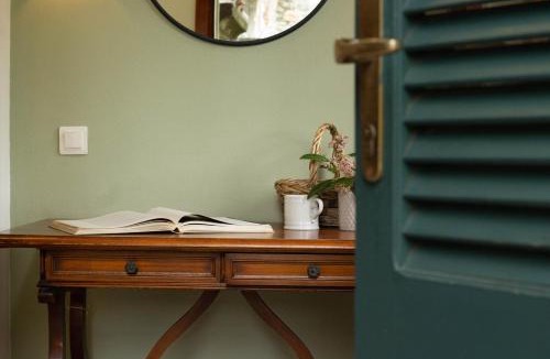 Porto Valtravaglia Apartment | Parco Hermitage - Vila Camelia