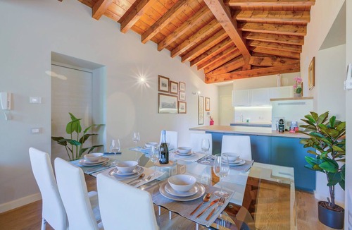 Salo Apartment | Paul | Spacious Central Apart & Garage, Salò, Italy