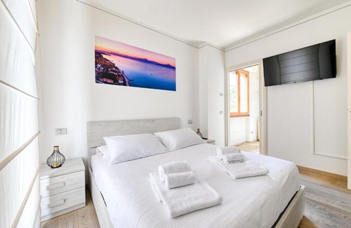 Lugana Apartment | Pearl House - Sirmione Holiday - Jacuzzi Privata