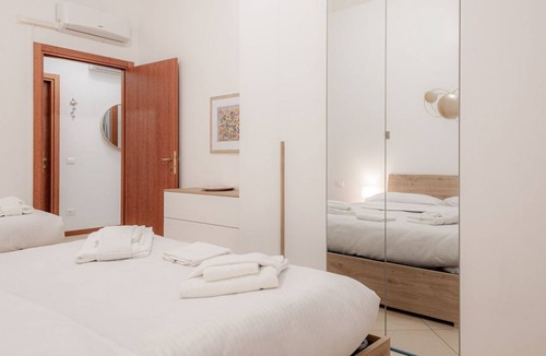 Dergano Apartment | PELLEGRINO ROSSI, 42 · Ampio appartamento comodo per 5