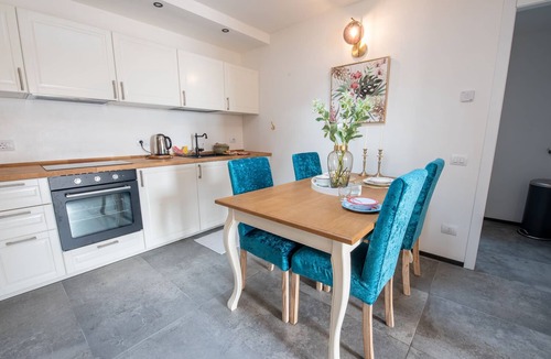Ossuccio House | Pet-Friendly Holiday Home Lora Lake Villa with Lake View, Garden & Wi-Fi