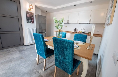 Ossuccio House | Pet-Friendly Holiday Home Lora Lake Villa with Lake View, Garden & Wi-Fi