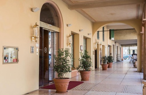Correggio Hotel | Phi Hotel Dei Medaglioni