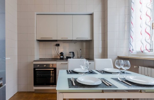Historic Centre Apartment | [Porta Nuova - Center] Stylish Suite with Wi-Fi