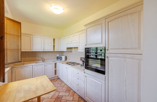 Citta della Pieve Villa | PRIVATE LUXURY VILLA WITH HEATED SWIMMING POOL AND JACUZZI