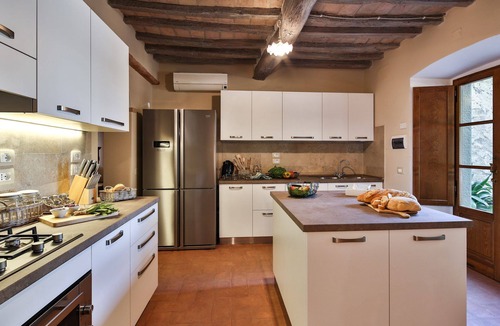 Ferretto Villa | Private Villa with A/C, WIFI, private pool, hot tub, TV, patio, panoramic view, close to Cortona