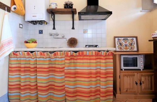 Paciano House | Private Villa with hot tub, WIFI, private pool, A/C, TV, terrace, pets allowed, panoramic view