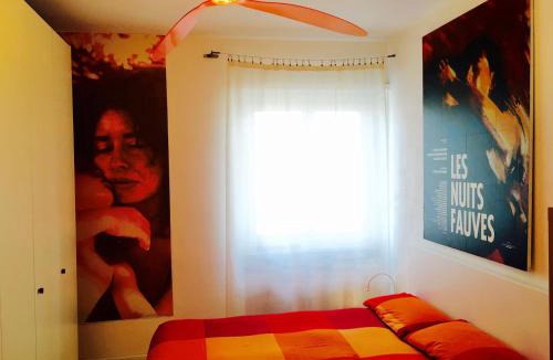 Borgo Dora House | Pronto Soccorso per Globetrotter Stanza Privata con Bagno Condiviso e Vista sulle Alpi