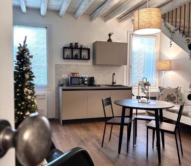 Chioggia Apartment | Pumpkin Suite romantica Appartamento a tema Natale in centro storico