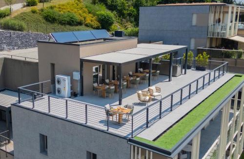 Como House | PureView Luxury Suites - AdultsOnly by Rent All Como