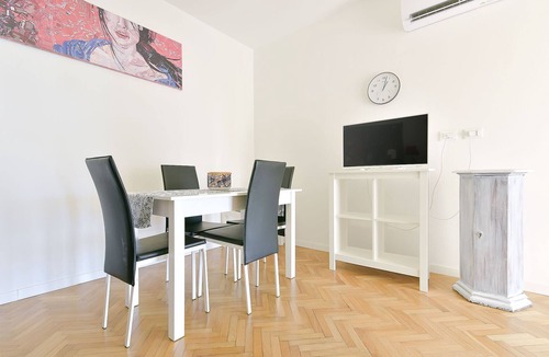 Marghera Apartment | Queen Home Beauty - Two Bedroom Apartment, Sleeps 6