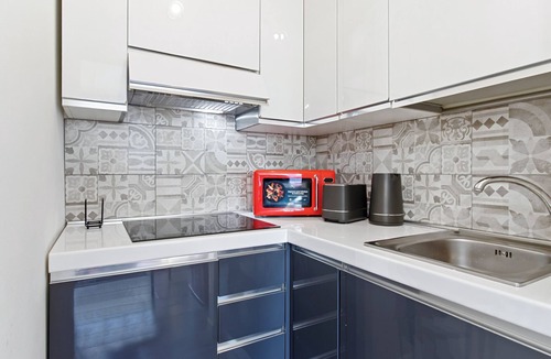 Favaro Veneto Apartment | Queen Home Cinzia - One Bedroom Apartment, Sleeps 4