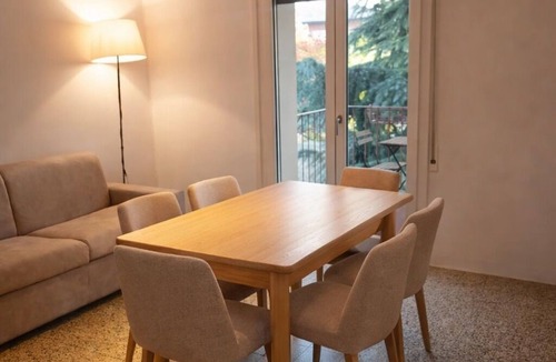 Saragozza-Porto Apartment | Queen Home Maggiore - One Bedroom Apartment, Sleeps 5