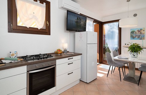 Montioni Apartment | Regarda - Apartment Blanco with lake view & swimming pool