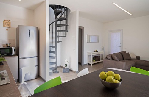 Pacengo Apartment | Regarda - apartment "Mela" with 3 bedrooms, big pool and tennis field