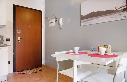 Brenta Apartment | “Relax Between Mountains and Lakes” Apartment with Balcony and Wi-Fi