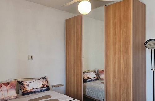 Lazise Old Town Apartment | Relaxation one step away from Gardaland spas and beaches.